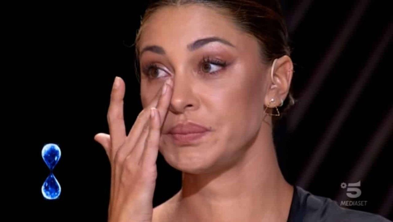 Belen Rodriguez in lacrime