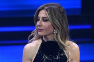 Francesca Fagnani: Disaccordo sulla Decisione Rai su Fedez a Belve Francesca Fagnani: Disaccordo sulla Decisione Rai su Fedez a Belve