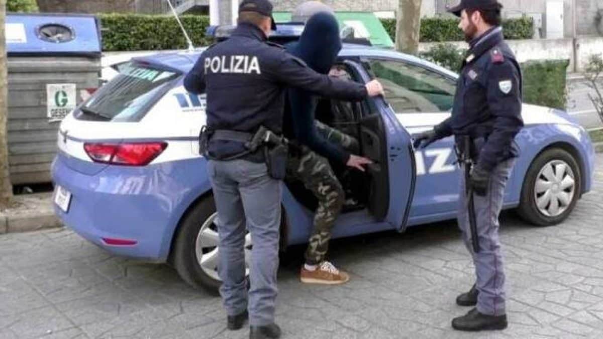 Strangolata una 82enne: arrestato ragazzo di 15 anni