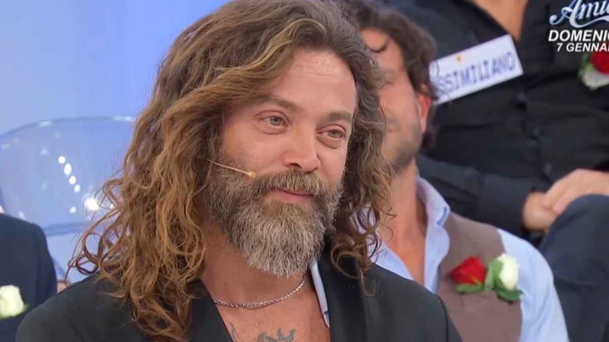 ernesto russo durante una puntata di uomini e donne