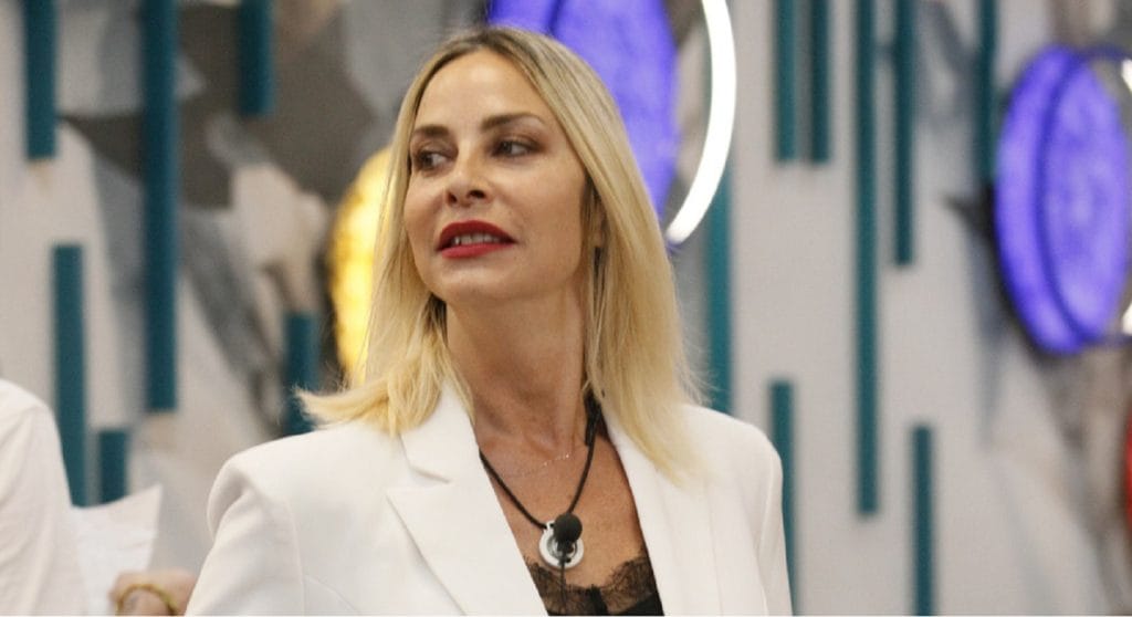 Stefania Orlando risponde alle critiche sul ritorno al GF