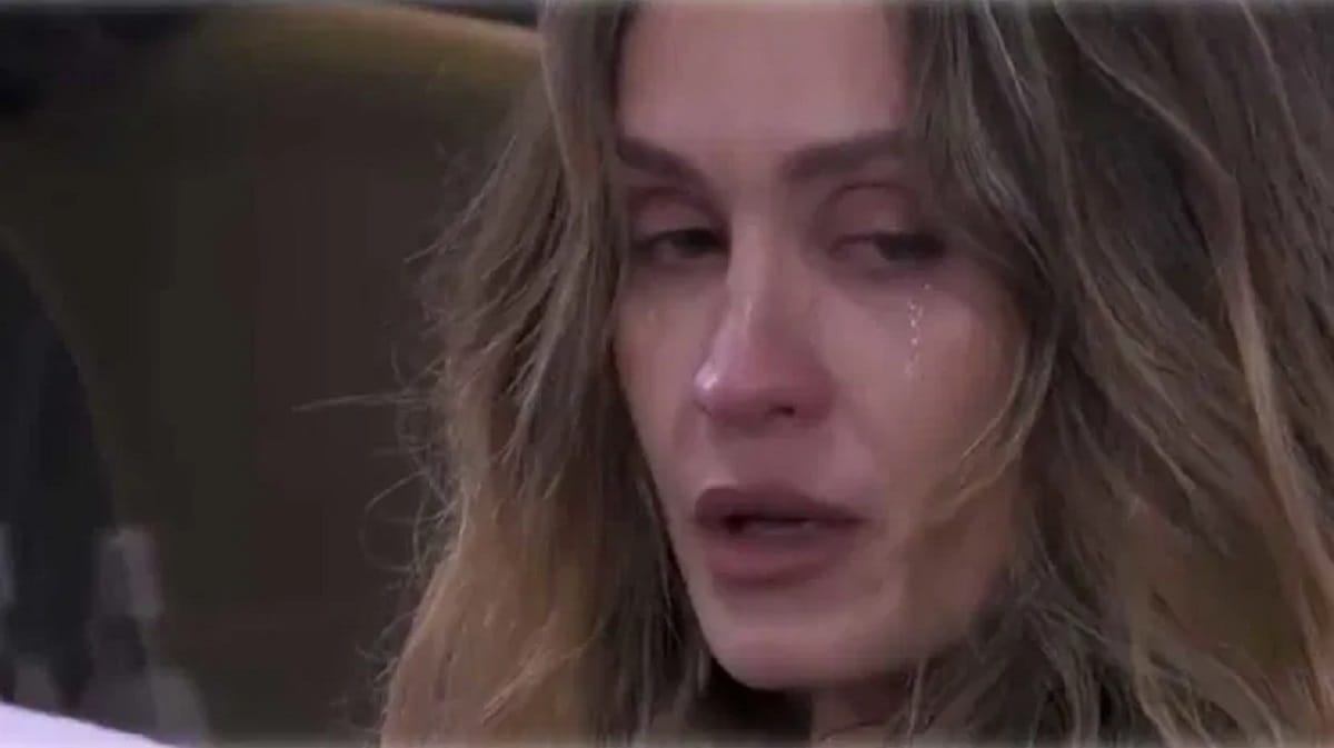 Grande Fratello, momento critico per Helena: interviene la psicologa dopo ore in confessionale