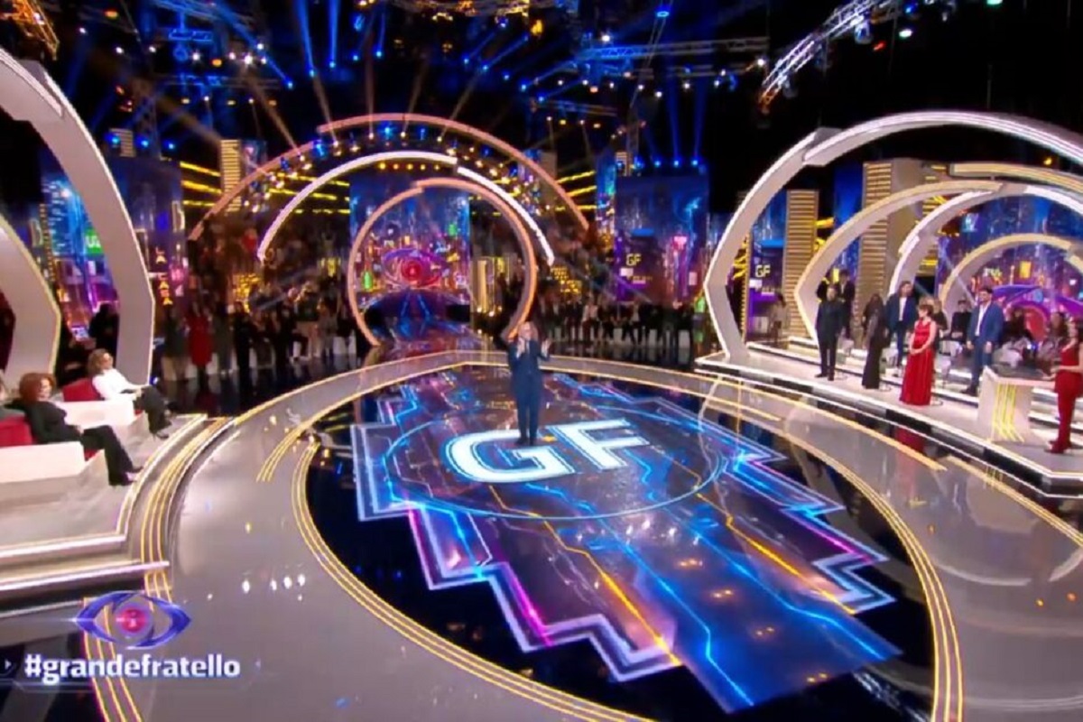 Ex gieffina spinge forte per un posto a L’Isola: il web impazzisce!