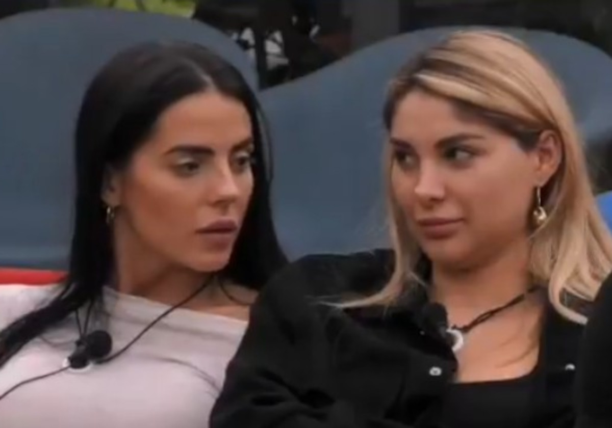 “Voi due fate veramente pena”. Grande Fratello, bufera su Shaila e Chiara