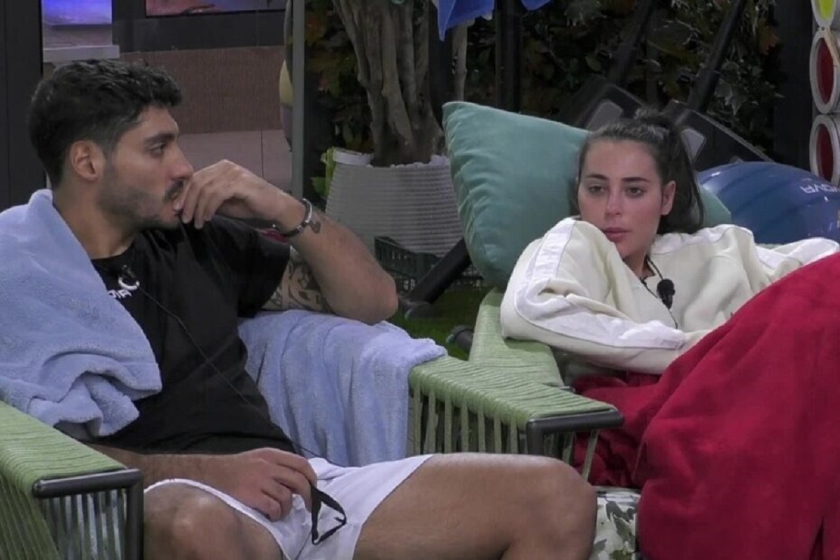 "Devo dirtelo": Javier di Grande Fratello avverte Mariavittoria: "Occhio a quei due"
