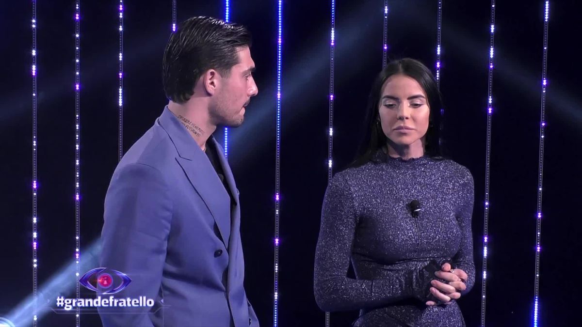 "Non mi incanti più". Grande Fratello, Lorenzo tenta il tutto per tutto: Shaila lo gela