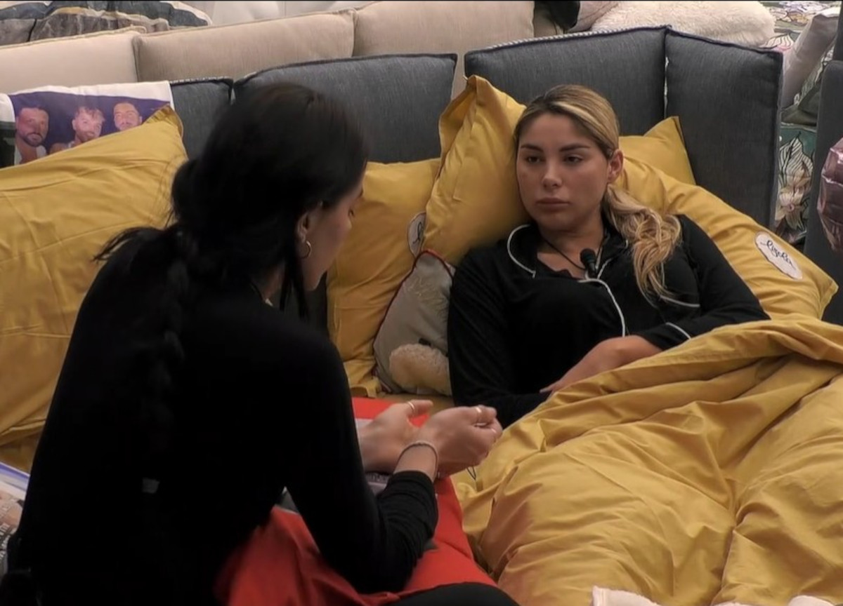 Questa cosa non dovevo vederla!" Shaila scioccata da Chiara in lacrime al Grande Fratello