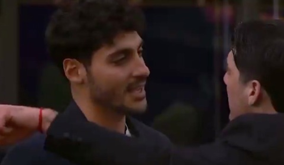 "Ti stai cag* sotto": Lorenzo in preda alla furia al Grande Fratello, panico e tensione