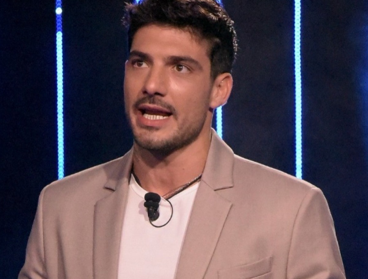 "Lorenzo fuori controllo!" Grande Fratello, Jessica corre ad avvisare tutti