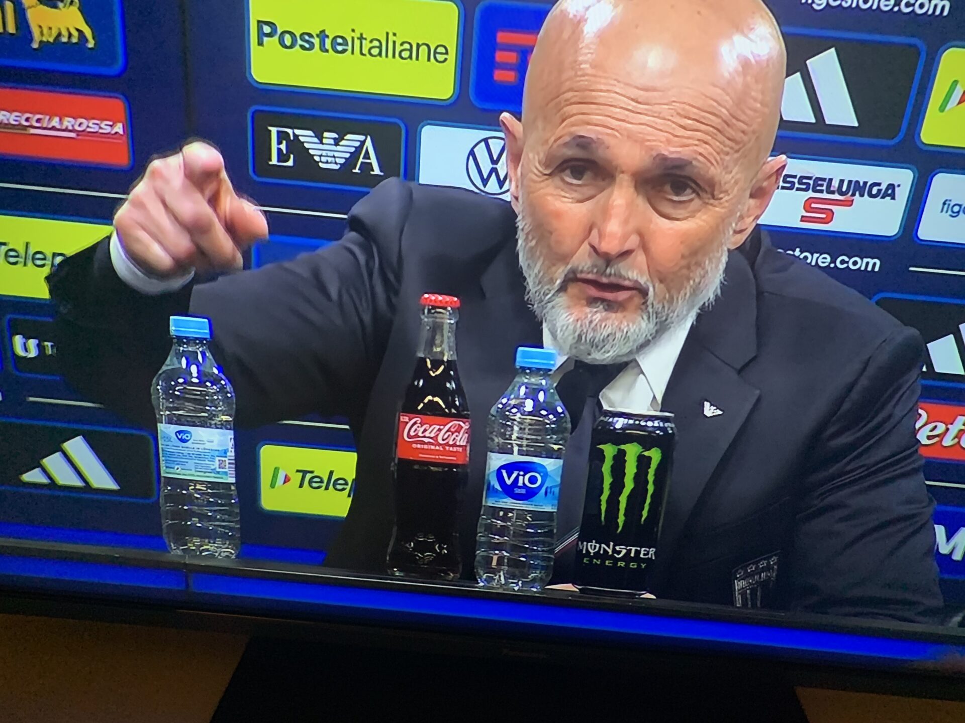 La Rai fa pubblicità gratuita? La questione degli sponsor durante le partite di calcio
