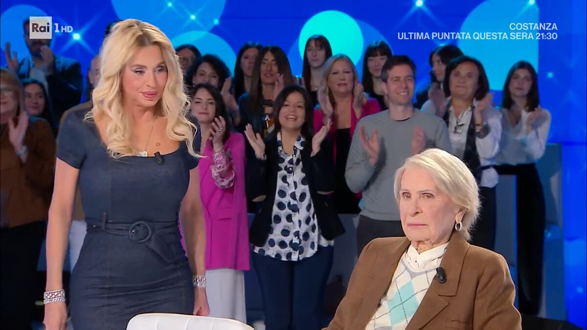 Valeria Marini contro la madre Gianna Orrù: cosa c’è dietro il gelo tra mamma e figlia