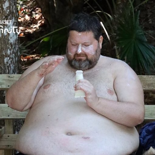 L’Isola dei Famosi 2025: Mario Adinolfi e il trattamento speciale che fa discutere