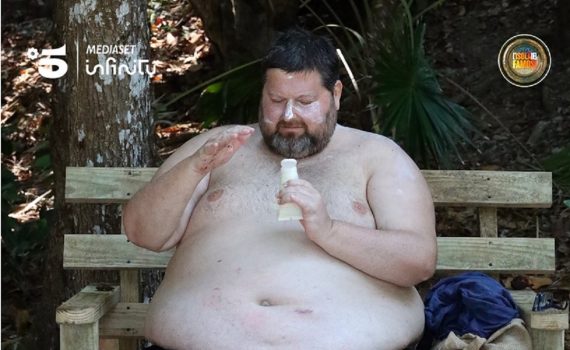 L’Isola dei Famosi 2025: Mario Adinolfi e il trattamento speciale che fa discutere