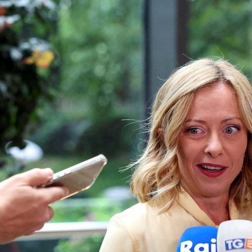 Il Disastro degli Ascolti Rai: 'TeleMeloni? diamola a Mattarella'. Giorgio Simonelli Critica la Scelta dei Volti e la Politica Rai