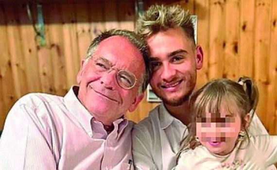 Cecchi Paone: “Dissi a mia moglie che amavo un uomo. Oggi sono felice, ma non posso adottare la figlia del mio compagno”