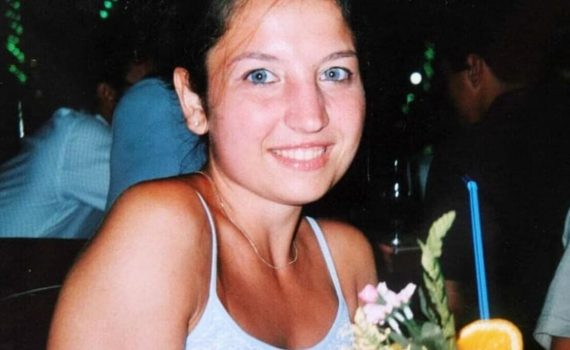 Omicidio Chiara Poggi, nuova ipotesi shock: due armi usate per ucciderla? Le ferite riaprono il caso