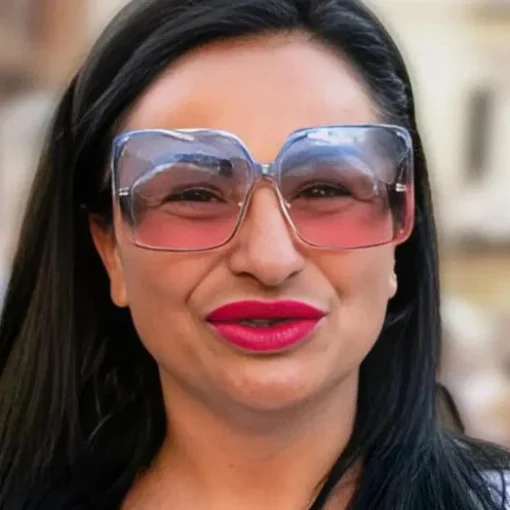 Daspo Digitale per Rita De Crescenzo: La Tiktoker di Napoli al Centro della Bufera Social