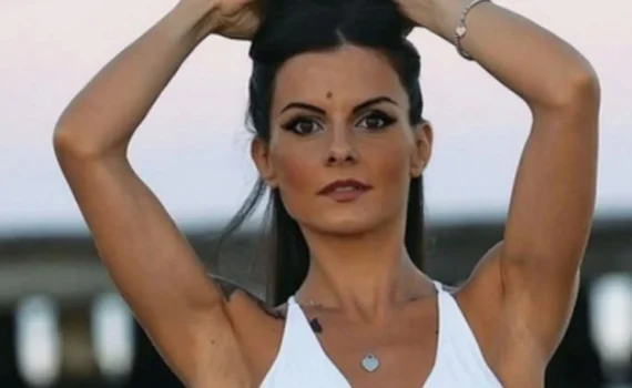 Elena Maraga, ex maestra su OnlyFans: "40mila euro guadagnati in un mese"
