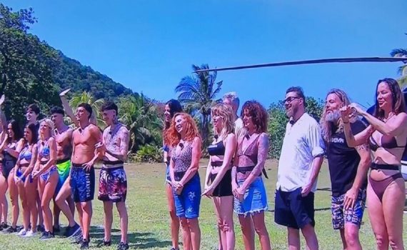 Isola dei Famosi, “Cose grosse dietro le palme”: Il mistero incuriosisce il pubblico
