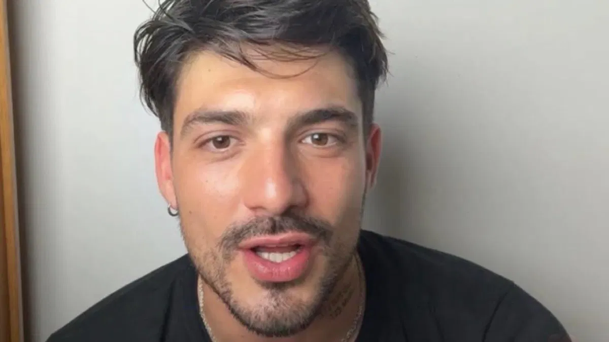 Lorenzo Spolverato si sfoga con i fan: “Non ne posso più, smettetela”