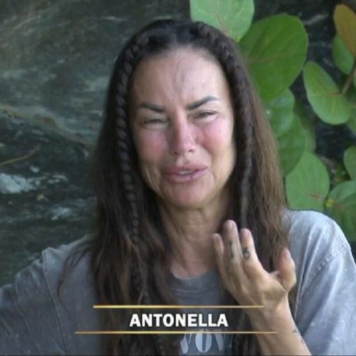 La tragedia che l'ha distrutta: Antonella Mosetti in lacrime all'Isola dei Famosi"
