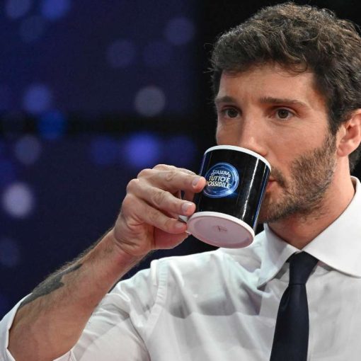 Stefano De Martino e Angela Nasti: il gesto che svela una relazione sempre più seria