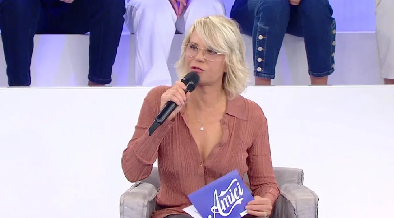 Uomini e Donne, Maria De Filippi vuole una vip sul trono: ecco di chi si tratta