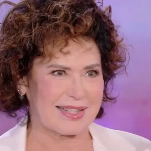Il dramma di Corinne Cléry: “Mio figlio mi manda messaggi terribili ogni giorno”