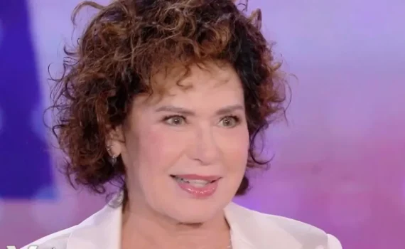Il dramma di Corinne Cléry: “Mio figlio mi manda messaggi terribili ogni giorno”