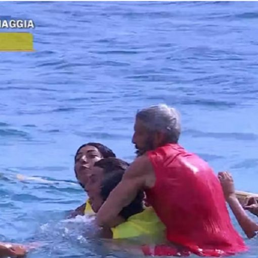 Isola dei Famosi 2025, caos in puntata: rissa in diretta tra Dino e Omar