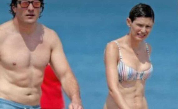 Bianca Balti e Alessandro Cutrera: amore, tenerezza e famiglia sotto il sole di Forte dei Marmi
