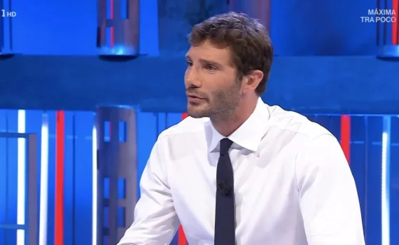 Stefano De Martino non lascia: confermato a Stasera Tutto è Possibile anche nel 2026