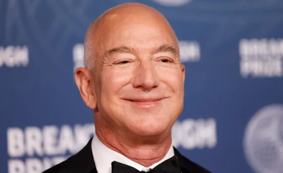 Chi è Jeff Bezos, origini, studi e patrimonio del fondatore di Amazon