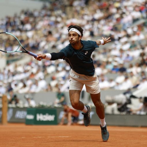 “Too small”? Sì, come no. Musetti zittisce Tiafoe a colpi di rovescio e si prende la semifinale al Roland Garros