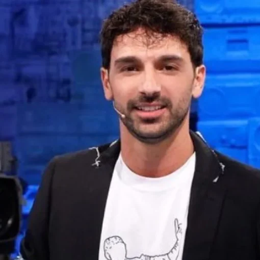 Raimondo Todaro volta pagina: avvistato con una nuova fiamma famosa