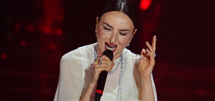 Cover da brividi per Arisa, ma il trofeo va a TonyPitony e Ditonellapiaga