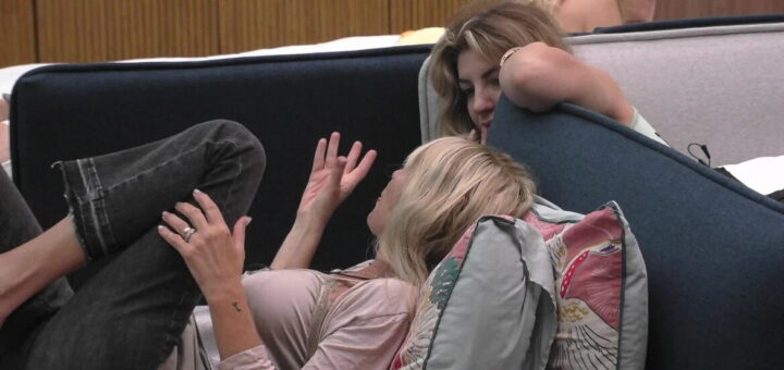 Lucia e Alessandra criticano Francesca: scoppia la polemica