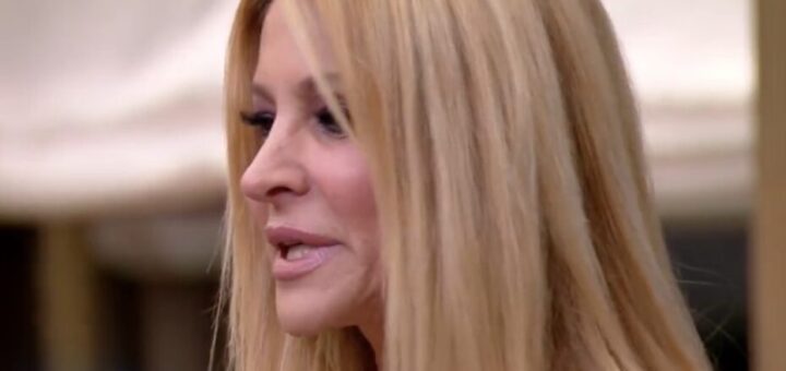 GF Vip, il colpo di scena cambia tutto: Adriana Volpe non la prende bene