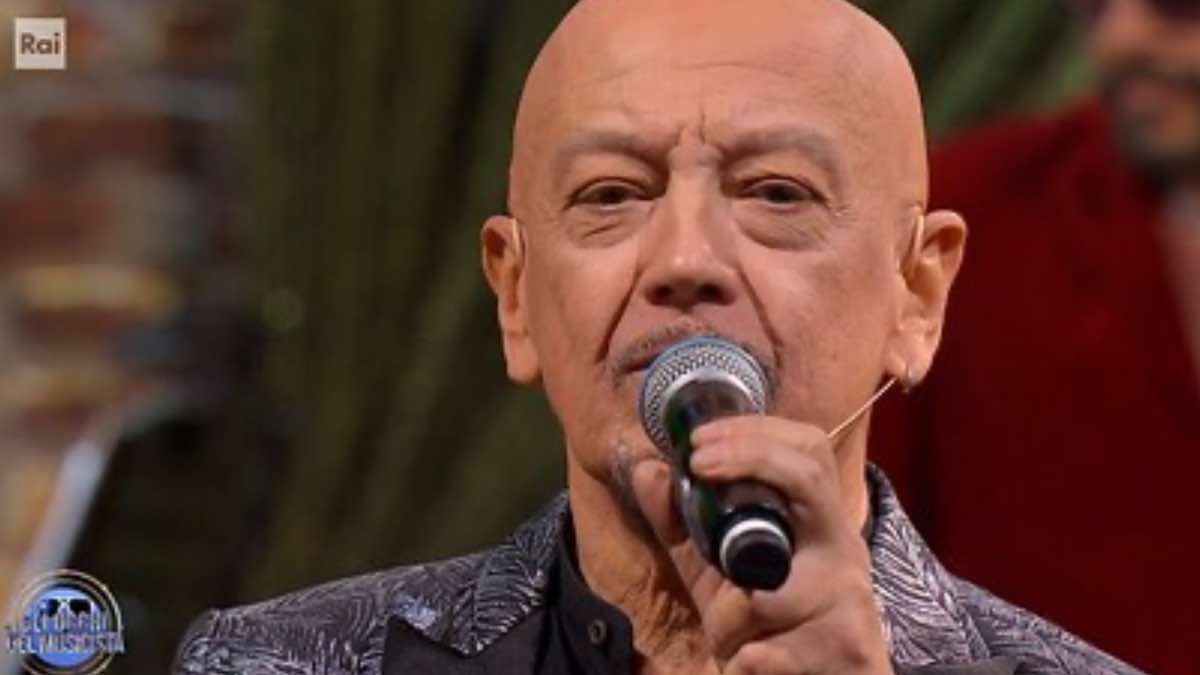 Rai2 cancella “Gli occhi del musicista”: Enrico Ruggeri esplode sui social