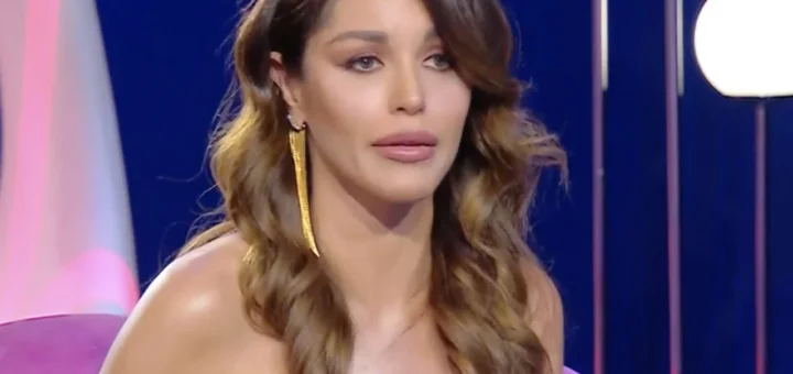 Delia Duran rompe il silenzio sul flirt con una donna: “Non era Aida Yespica”
