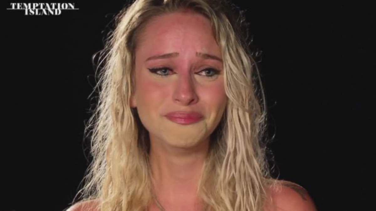 Temptation Island, Soraya Sabetta choc: “Minacce di morte ai miei cani e alla mia famiglia”