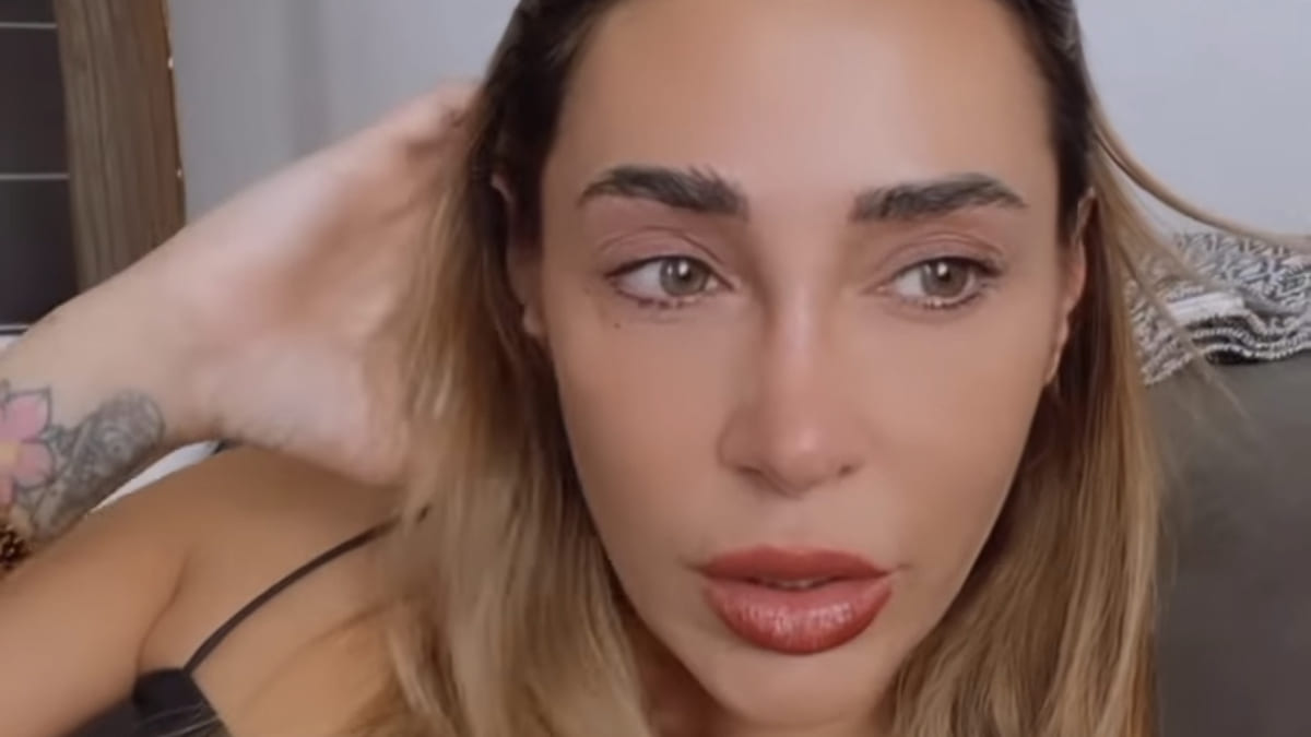 Sonia Lorenzini derubata a Bilbao: ladri nel suo Van, la rabbia dell’ex di Uomini e Donne