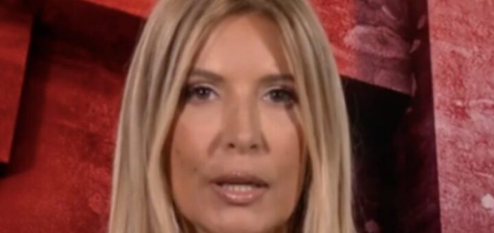 Selvaggia Lucarelli difende Belen e attacca Fabrizio Corona: “La violenza non è gossip”