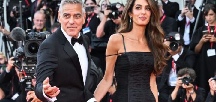 George e Amal Clooney incantano Venezia: look coordinati e un Leone d’Oro alla carriera