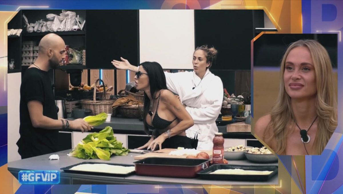 Grande Fratello Vip, «Senti che puzza!»: la scoperta in cucina lascia tutti sorpresi