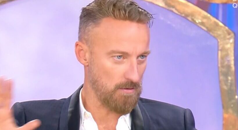 Francesco Facchinetti racconta il trapianto di capelli: «Un male incredibile»