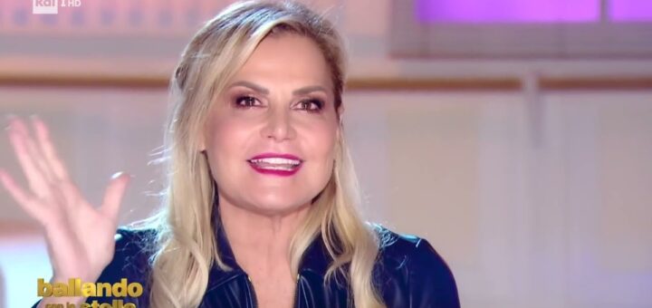 Simona Ventura torna a Ballando con le Stelle: “Ho dei conti da regolare”